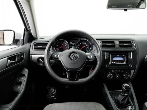 Used 2017 Volkswagen Jetta S w/ Jetta S Cold Weather Package FWD image 16