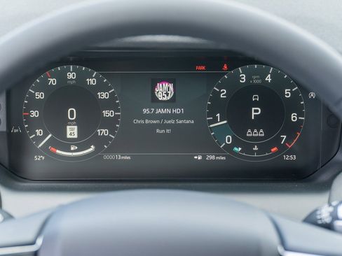 Used 2025 Land Rover Discovery Sport S image 14