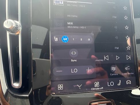 Used 2023 Volvo XC40 Recharge Plus AWD/4WD image 13
