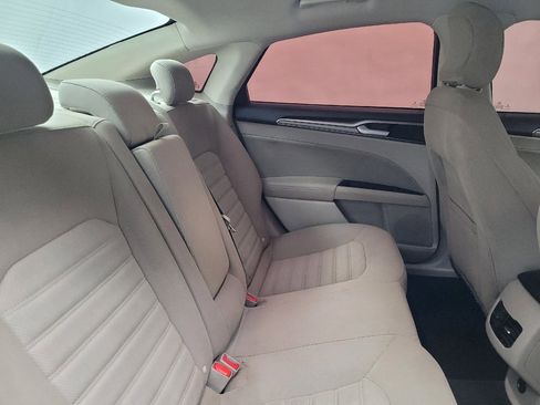 Used 2018 Ford Fusion SE w/ Fusion SE Technology Package FWD image 19