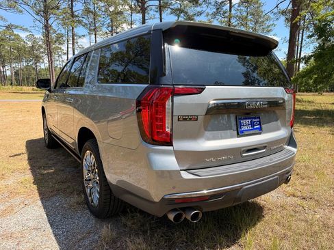 Used 2024 GMC Yukon XL Denali Ultimate AWD/4WD image 3