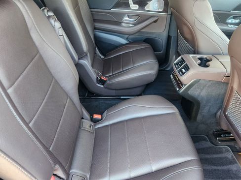 Used 2021 Mercedes-Benz GLS 450 4MATIC image 31