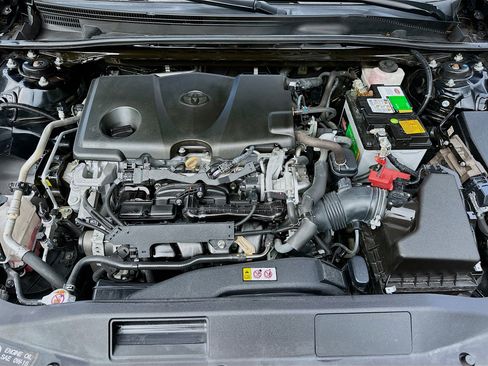 Used 2020 Toyota Camry SE image 29