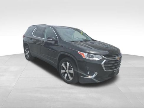 Used 2020 Chevrolet Traverse LT w/ LT Premium Package AWD/4WD image 8