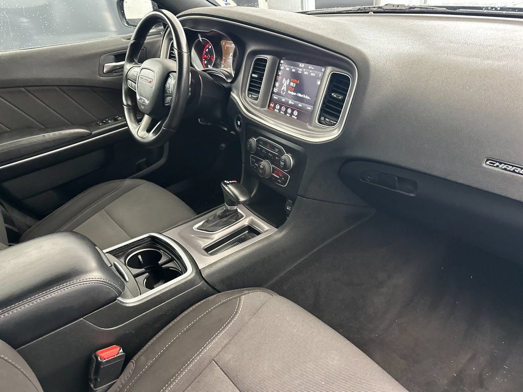 Used 2022 Dodge Charger SXT AWD/4WD image 14
