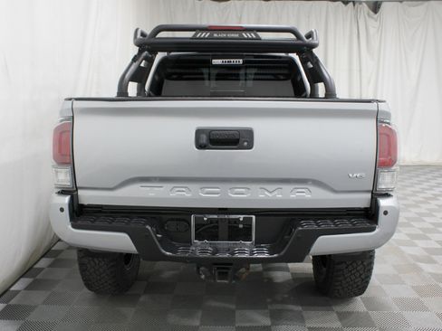 Used 2022 Toyota Tacoma TRD Sport image 32