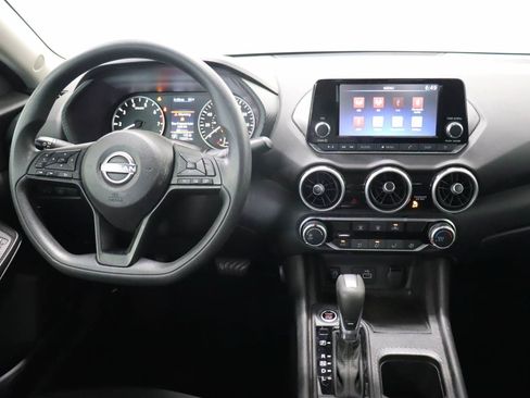 Used 2025 Nissan Sentra S FWD image 11