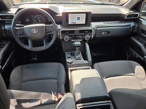 Used 2025 Toyota Tacoma SR5 AWD/4WD image 10
