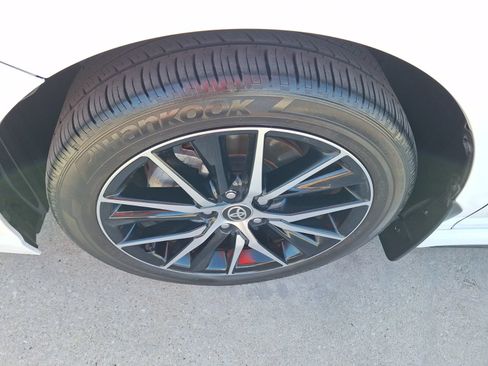 Used 2024 Toyota Camry SE w/ Convenience Package FWD image 11