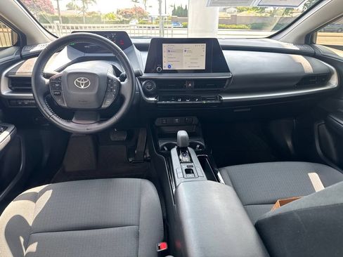 Used 2023 Toyota Prius LE FWD image 8