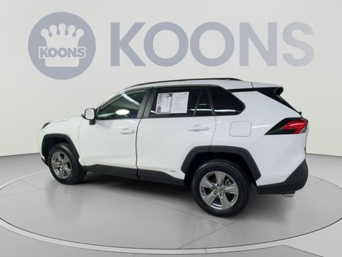 Used 2025 Toyota RAV4 LE AWD/4WD image 8