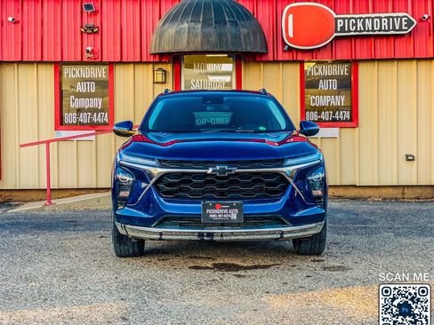 Used 2024 Chevrolet Trax LT w/ Driver Confidence Package image 3