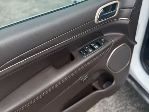Used 2014 Jeep Grand Cherokee Summit AWD/4WD image 11