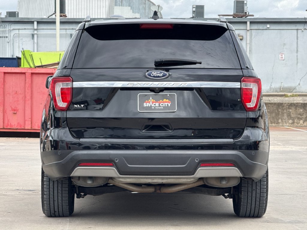 Used 2019 Ford Explorer XLT FWD image 5
