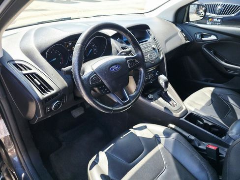 Used 2015 Ford Focus SE w/ Equipment Group 201A FWD image 12