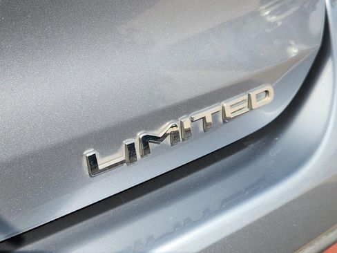 Used 2021 Toyota Highlander Limited FWD image 32