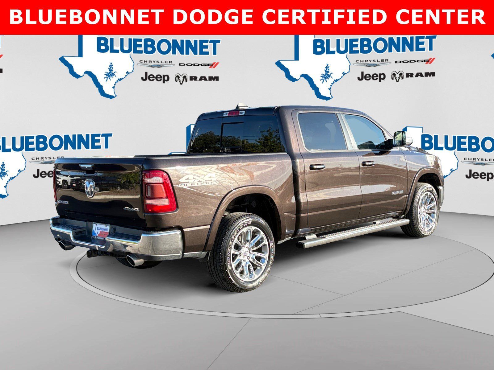 Used 2019 RAM 1500 Laramie w/ Off Road Group AWD/4WD image 5