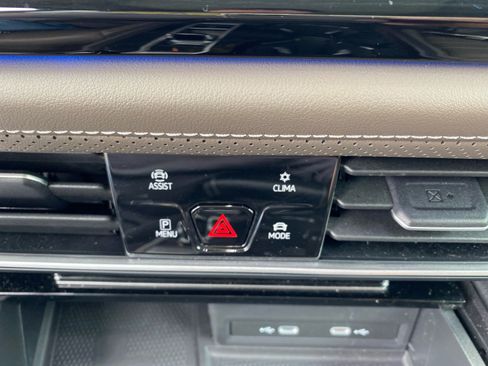Used 2024 Volkswagen Atlas SEL image 14