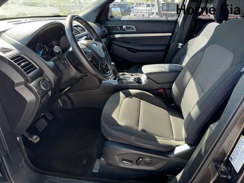 Used 2018 Ford Explorer XLT w/ Equipment Group 201A image 10