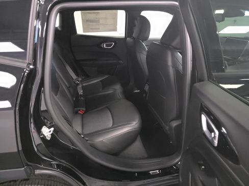 New 2026 Jeep Compass Latitude AWD/4WD image 28