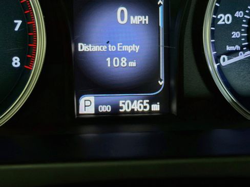 Used 2016 Toyota Camry LE FWD image 8