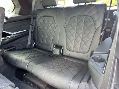 Used 2024 BMW X7 xDrive40i w/ Executive Package AWD/4WD image 19