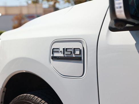 Used 2023 Ford F150 Lightning XLT AWD/4WD image 18