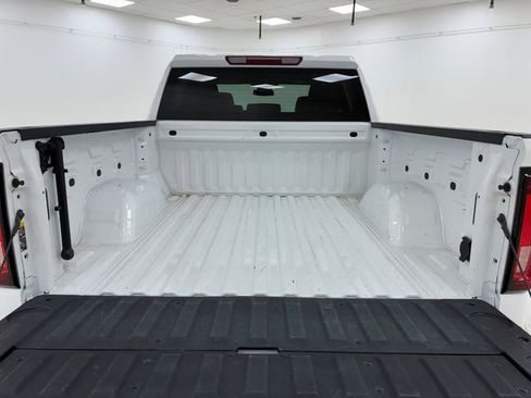 Used 2025 GMC Sierra 1500 SLT AWD/4WD image 17