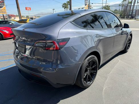 Used 2020 Tesla Model Y Long Range AWD/4WD image 8