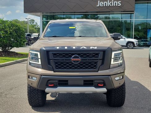 Used 2021 Nissan Titan PRO-4X w/ Pro-4x Convenience Package AWD/4WD image 14