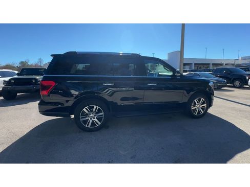 Used 2024 Ford Expedition Limited image 9