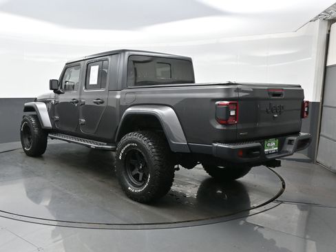 Used 2021 Jeep Gladiator Sport image 4