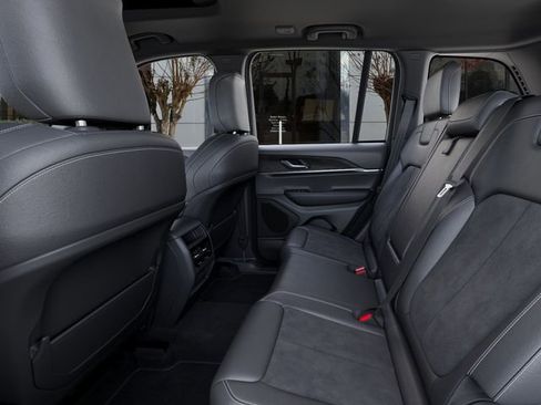 New 2026 Jeep Grand Cherokee Altitude RWD image 23