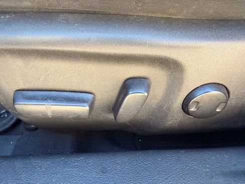 Used 2015 Toyota Camry SE image 11