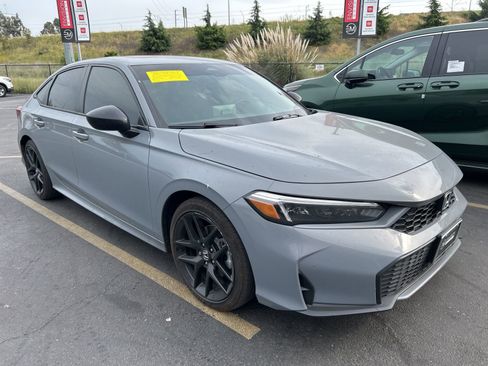 Used 2025 Honda Civic Sport image 1