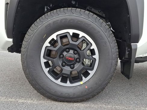 New 2026 Toyota Tacoma TRD Off-Road AWD/4WD image 18