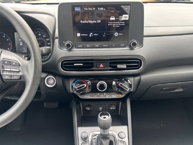 Certified 2023 Hyundai Kona SEL AWD/4WD image 19