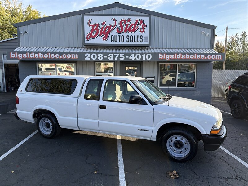 Used 2002 Chevrolet S10 Pickup 2WD Extended Cab image 1