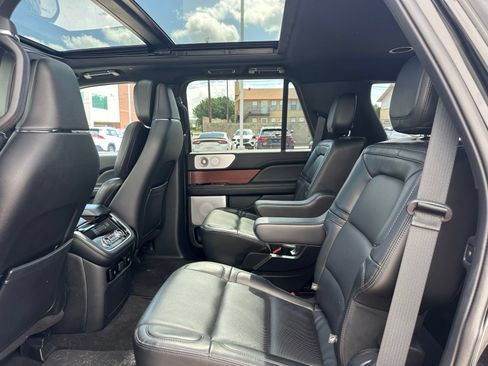 Used 2021 Lincoln Navigator Reserve w/ Luxury Package AWD/4WD image 18