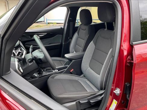 Used 2025 Chevrolet TrailBlazer LT FWD image 23