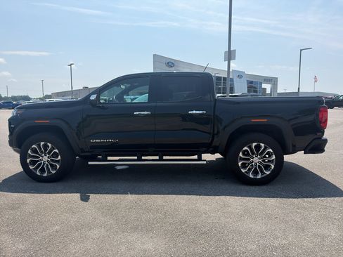 Used 2024 GMC Canyon Denali AWD/4WD image 8