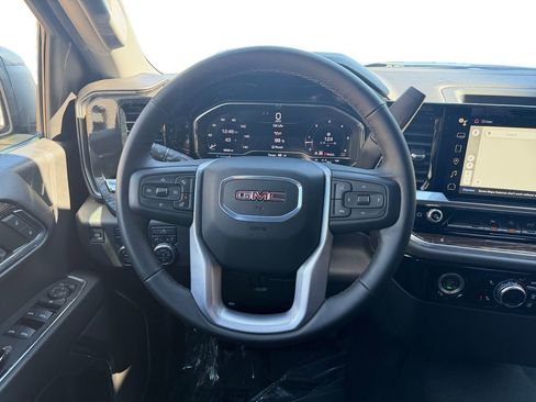 Used 2024 GMC Sierra 1500 Elevation image 12