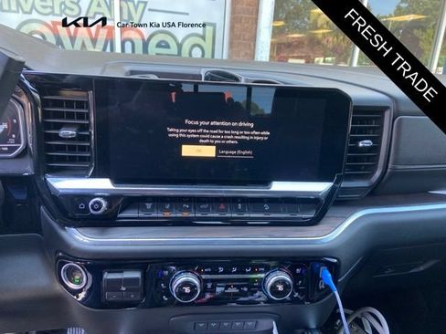 Used 2025 GMC Sierra 2500 SLT w/ SLT Premium Package AWD/4WD image 5