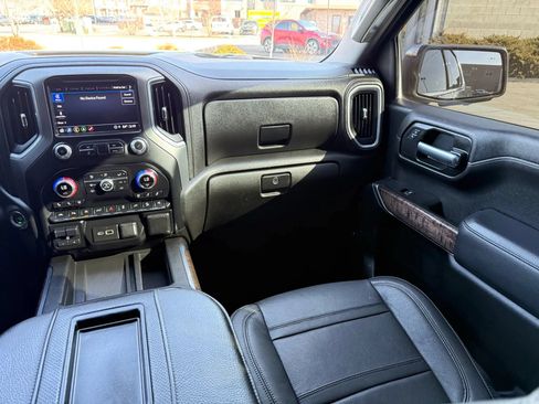 Used 2021 GMC Sierra 1500 Denali w/ Denali Ultimate Package AWD/4WD image 16