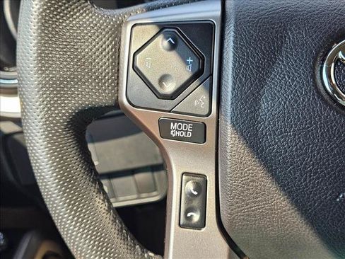 Used 2021 Toyota Tacoma SR5 AWD/4WD image 25