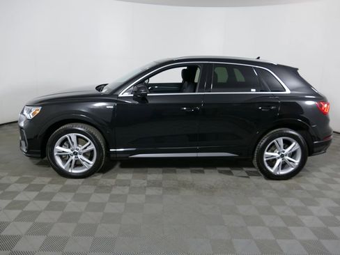 Used 2024 Audi Q3 2.0T Premium w/ Convenience Package AWD/4WD image 4