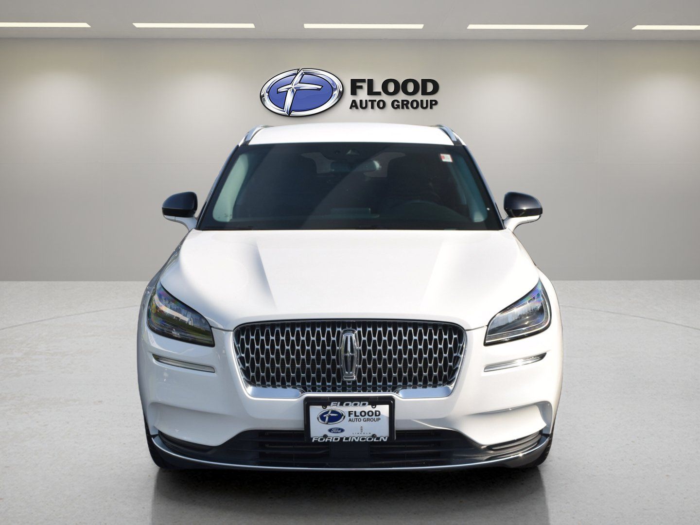 Used 2022 Lincoln Corsair AWD w/ Equipment Group 101A image 2