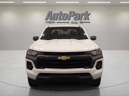 Used 2023 Chevrolet Colorado LT w/ LT Convenience Package II AWD/4WD image 3