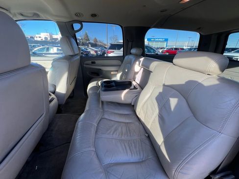 Used 2002 Chevrolet Suburban LT image 19