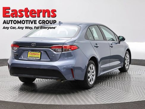 Used 2025 Toyota Corolla LE FWD image 5